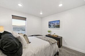 4 bedrooms, iron/ironing board, travel cot, WiFi