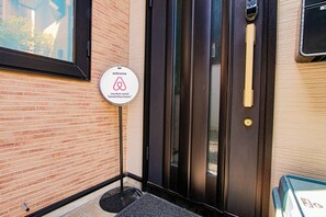 Exterior detail - Konnichiwa HouseEasy access to airportFree P - Hello house / Sapporo Hokkaidō (Sapporo)