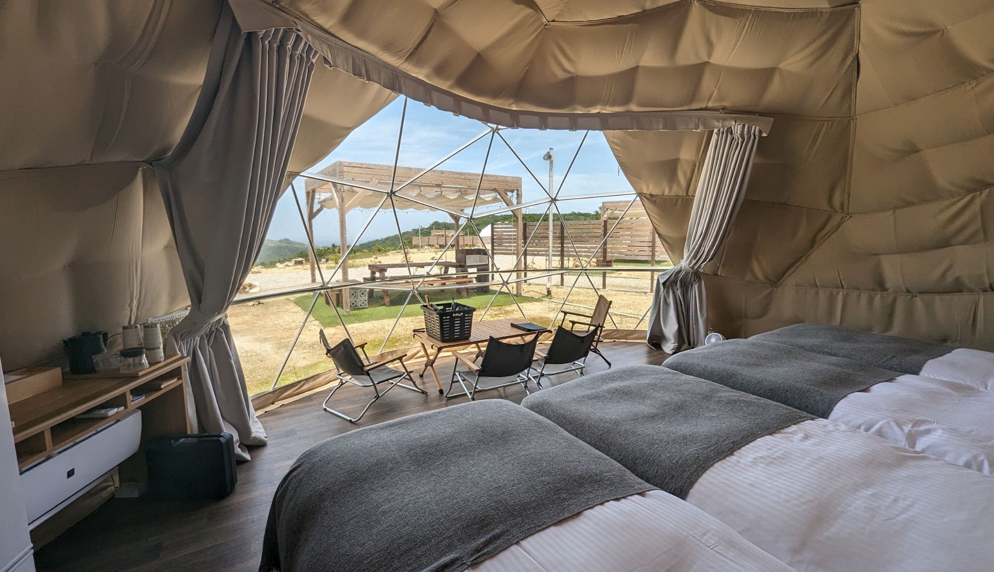 Minibar, wifi gratis y ropa de cama 