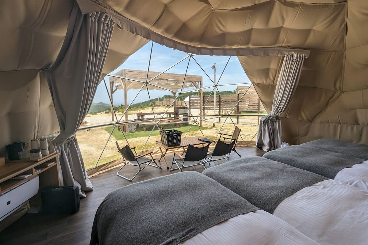 Minibar, WiFi (free), bed sheets
