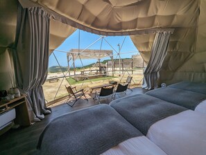 Family Tent | Minibar, free WiFi, bed sheets - EIGHT POINT RESORT OKINAWA - Glamping (Nanjo)