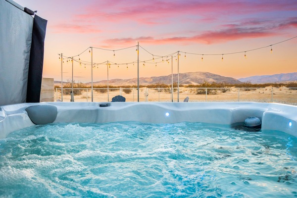 Tina de hidromasaje al aire libre