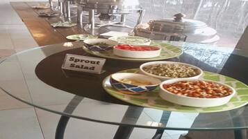 Free daily buffet breakfast