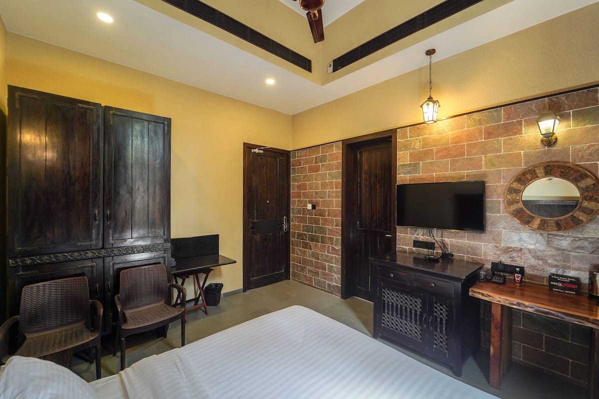 Chambre Premium | Bureau, rideaux occultants, Wi-Fi gratuit, draps fournis