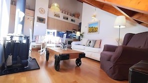 Living area - Latitude 42 - tucasaenlospirineos (Escarrilla)