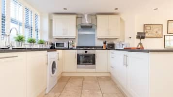 Fridge, dishwasher, electric kettle, toaster