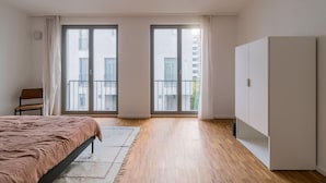3 bedrooms, WiFi (free), bed sheets - Impeccable, Modern Apartment in Berlin, Germany (Berlin)