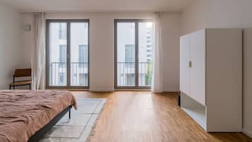 3 bedrooms, WiFi (free), bed sheets