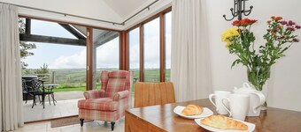 Pol Glas Cabin