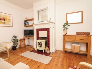Living area - Shipwrights Cottage (Teignmouth)