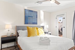 4 habitaciones, tabla de planchar con plancha y cuna de viaje 