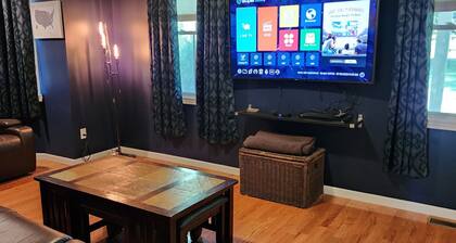 Cozy dog friendly updated house in quiet village adjacent to park