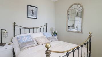 3 Schlafzimmer, individuell dekoriert, individuell eingerichtet