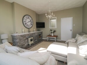Living area - Raven Cottage (Torpoint)