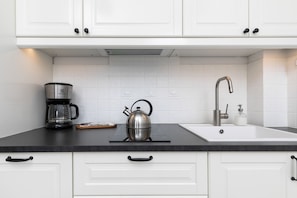 Dishwasher, coffee/tea maker, cookware/dishes/utensils - Navigator Apartment Kolobrzeg by Renters (Kolobrzeg)