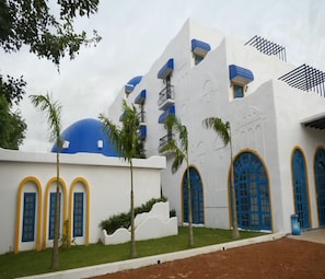 Front of property -  Annaratna Resorts (Bolpur)