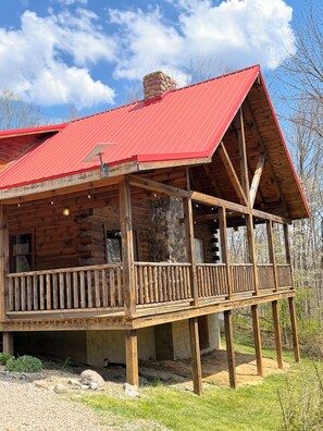 Exterior - Family friendly, Lonestar cabin, just minutes from the lake. (Logan)