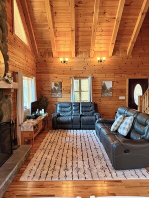 Living area - Family friendly, Lonestar cabin, just minutes from the lake. (Logan)