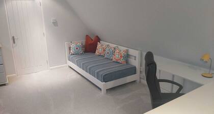 Stunning Cottage on the Edge of the Cotswolds