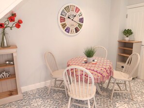 Dining - Stunning Cottage on the Edge of the Cotswolds (Wotton-under-Edge)
