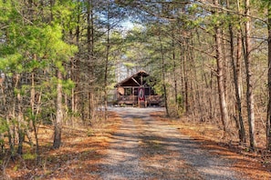 Exterior - Quaint cabin nestled in the pines. (Logan)