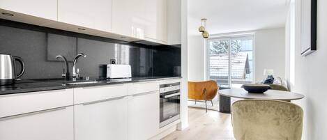 Fridge, microwave, oven, stovetop