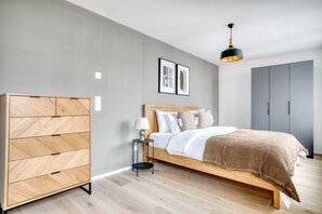 1 habitación, tabla de planchar con plancha, wifi y ropa de cama 