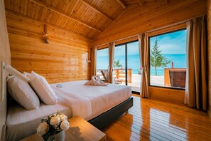 Premium Villa, 1 King Bed, Sea View | Individually furnished, bed sheets - JSK Mantanani Island Resorts Trademark by Wyndham (Kampung Mantanani)