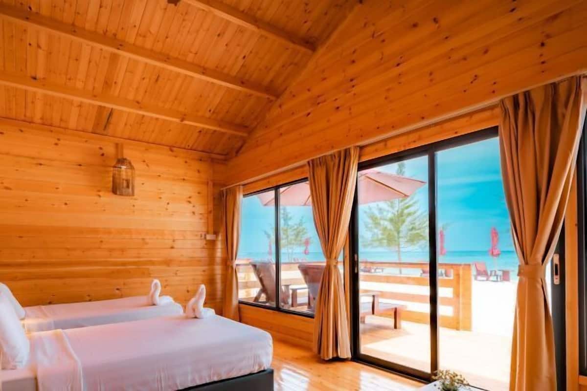 1 habitación, muebles diferentes y ropa de cama