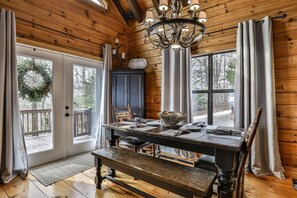 Dining - Rich Mountain View | Ellijay, GA (Ellijay)