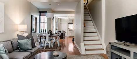 تلفزيون ذكي، مشغل دي في دي، كُتُب، ستيريو