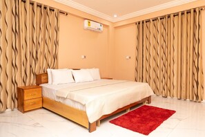 3 bedrooms, iron/ironing board, WiFi