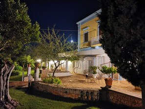 Exterior - Apartment 'Casina Delle Rose - Levante' with Shared Terrace, Wi-Fi, and Air Conditioning (POLIGNANO A MARE)