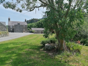 Property grounds - Tir Eironwy (Pwllheli)