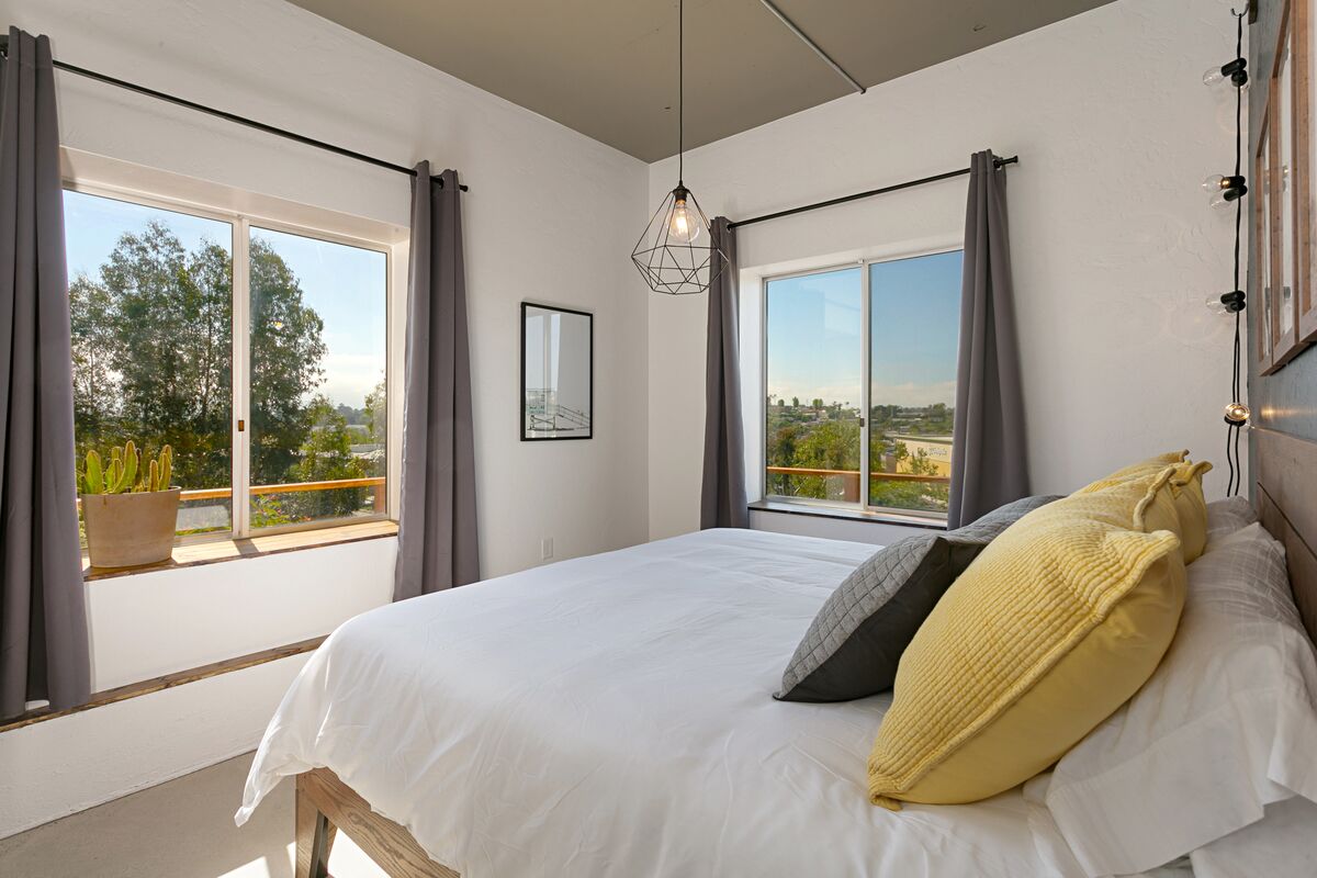 Sunset Vista - 2BR/1BA, near Beaches, Legoland, great views!