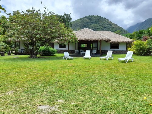 Villa Kahaia: Tahiti by the sea.