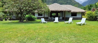 Villa Kahaia: Tahiti by the sea.