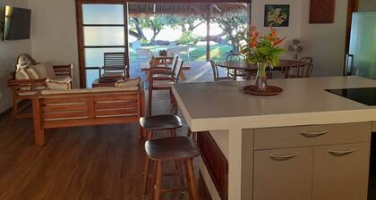 Villa Kahaia: Tahiti by the sea.