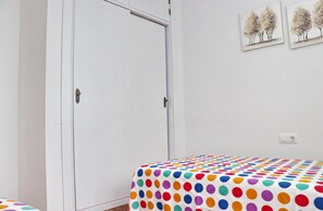 3 Schlafzimmer, Bügeleisen/Bügelbrett, Bettwäsche