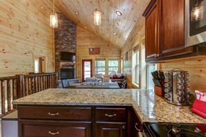 Interior - Tranquil & Easy roads! Hot-tub, Arcade, EV Charger (Sevierville)