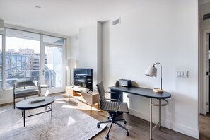 Fernseher, Stereoanlage