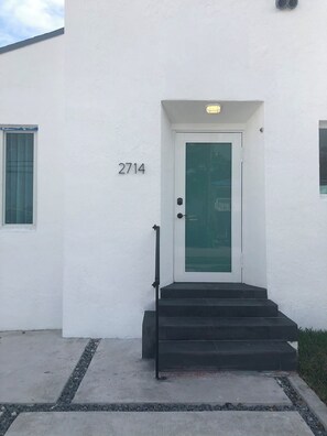 تفاصيل الفندق من الخارج