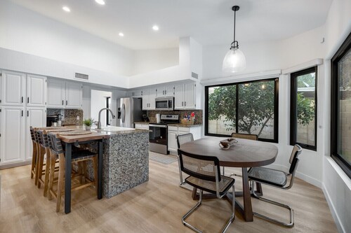 Beautiful 3BR Modern Home with Heated Pool - Spring Training and Golf Haven