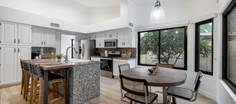 Beautiful 3BR Modern Home with Heated Pool - Spring Training and Golf Haven