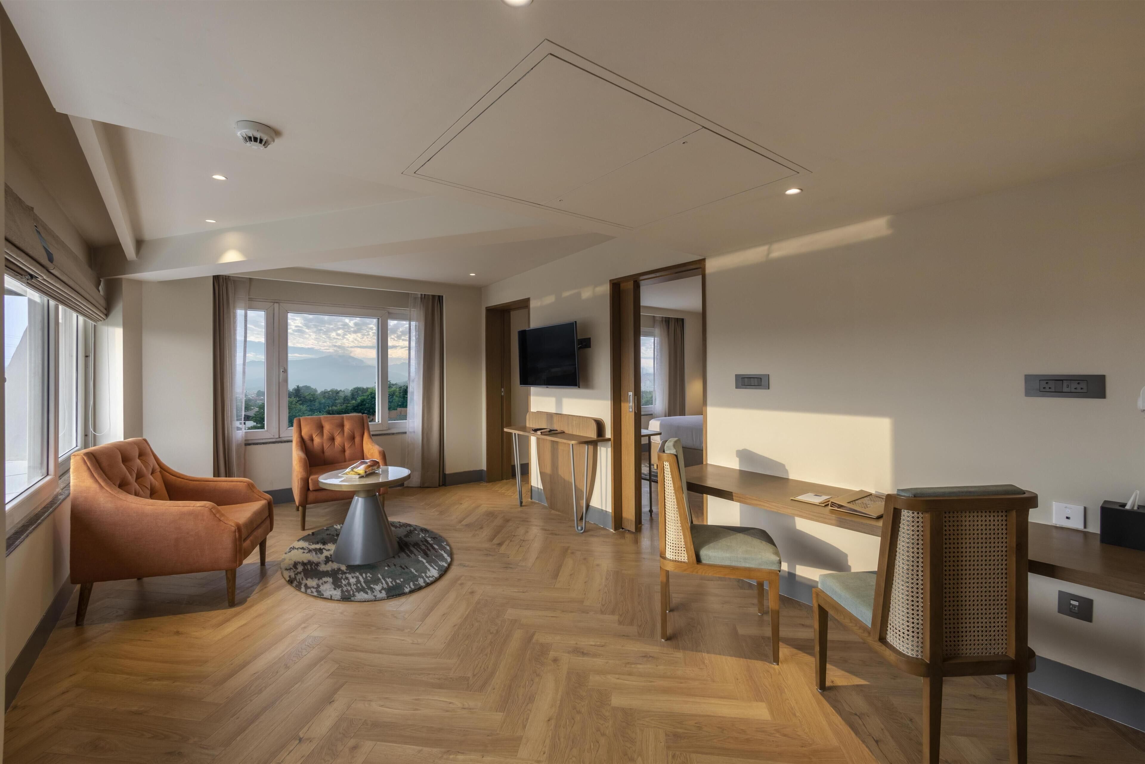 Suite, 1 Double Bed | Minibar, desk, blackout drapes, iron/ironing board