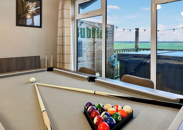 Game room - 1 bedroom accommodation in Raywell, Beverley (Raywell, Beverley)