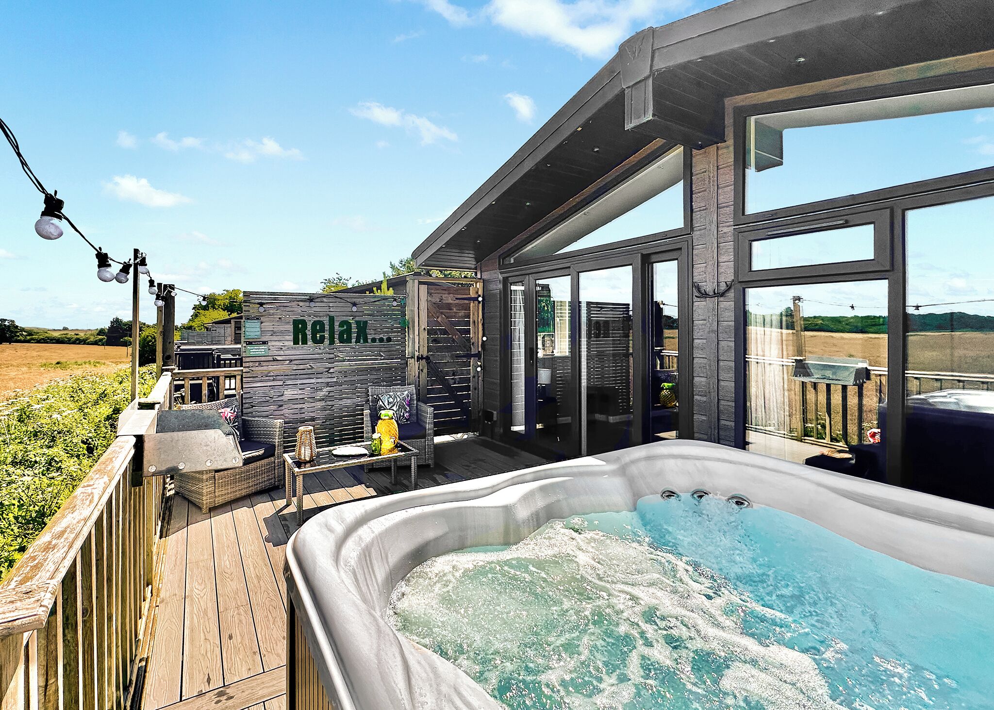 Outdoor spa tub
