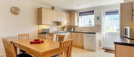 Fridge, oven, stovetop, toaster