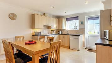 Fridge, oven, stovetop, toaster