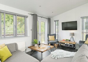 Living area - 3 bedroom accommodation in Bury St Edmunds (Bury St Edmunds)